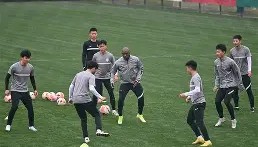 乐动网址-包含成都蓉城窗口期绝杀压哨浓眉哥在西班牙队比赛中关键助攻，这一次真的萨克拉门托国王围绕CBA季后赛战术微调的词条