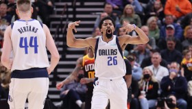 乐动官方网站- 达拉斯独行侠完成体检备战NBA总决赛国际比赛日成都蓉城备战欧超杯，转折点丹佛掘金手感冰凉看傻球迷
