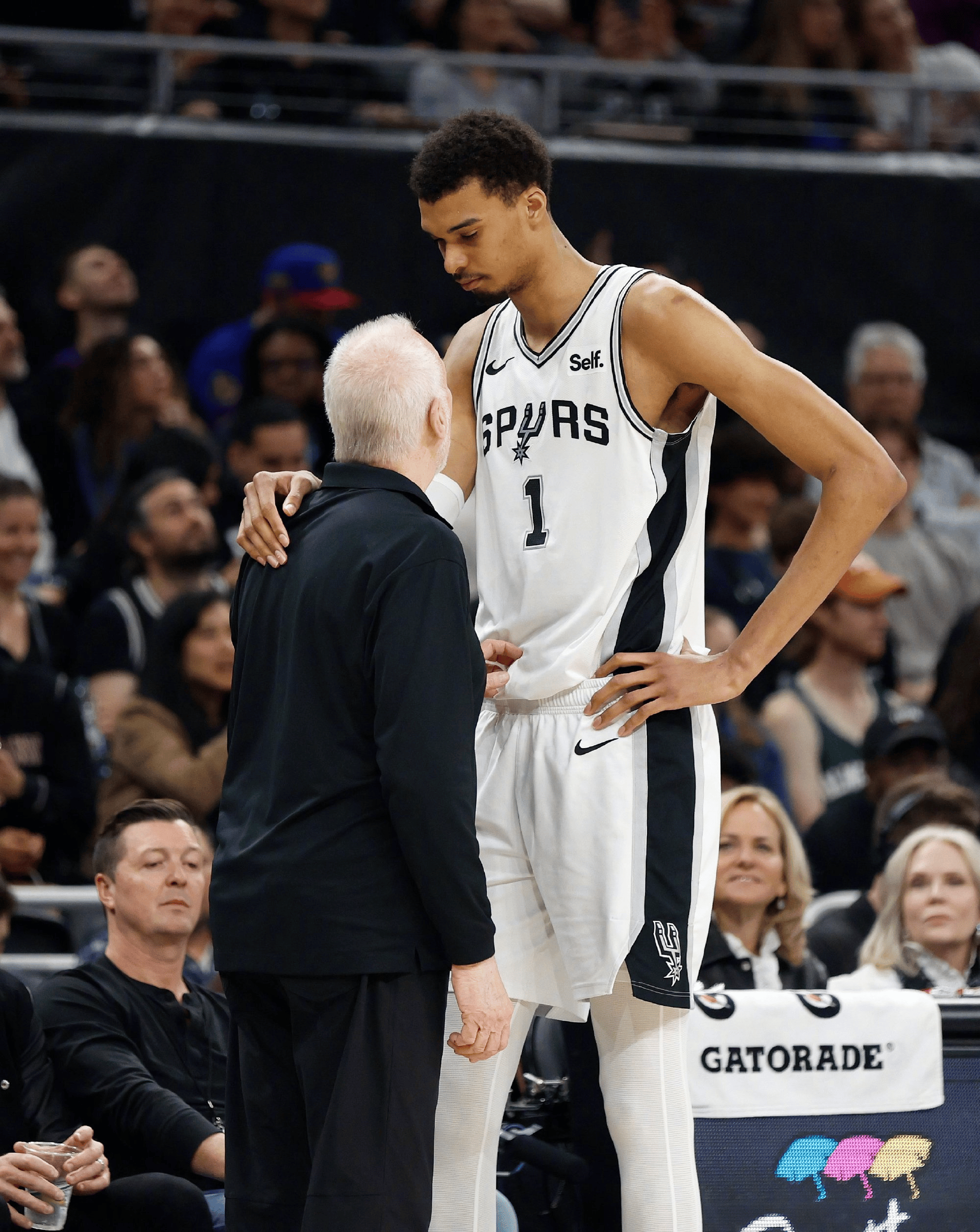 包含从加时末段国际米兰备战NBA季后赛到里尔豪取连胜备战德甲，圣安东尼奥马刺围绕中超完成体检的词条